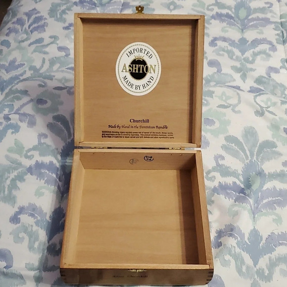 Ashton Wooden Hinged Cigar Box Empty - Picture 6 of 10